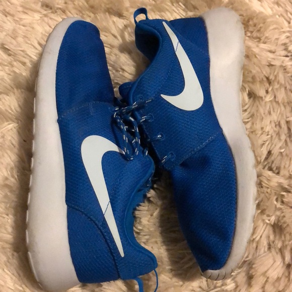 Blue Nike Shoe - Picture 5 of 6